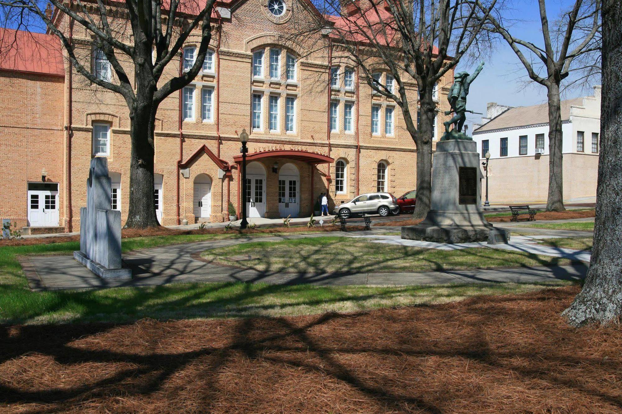 Hampton Inn Newberry Opera House Exterior foto